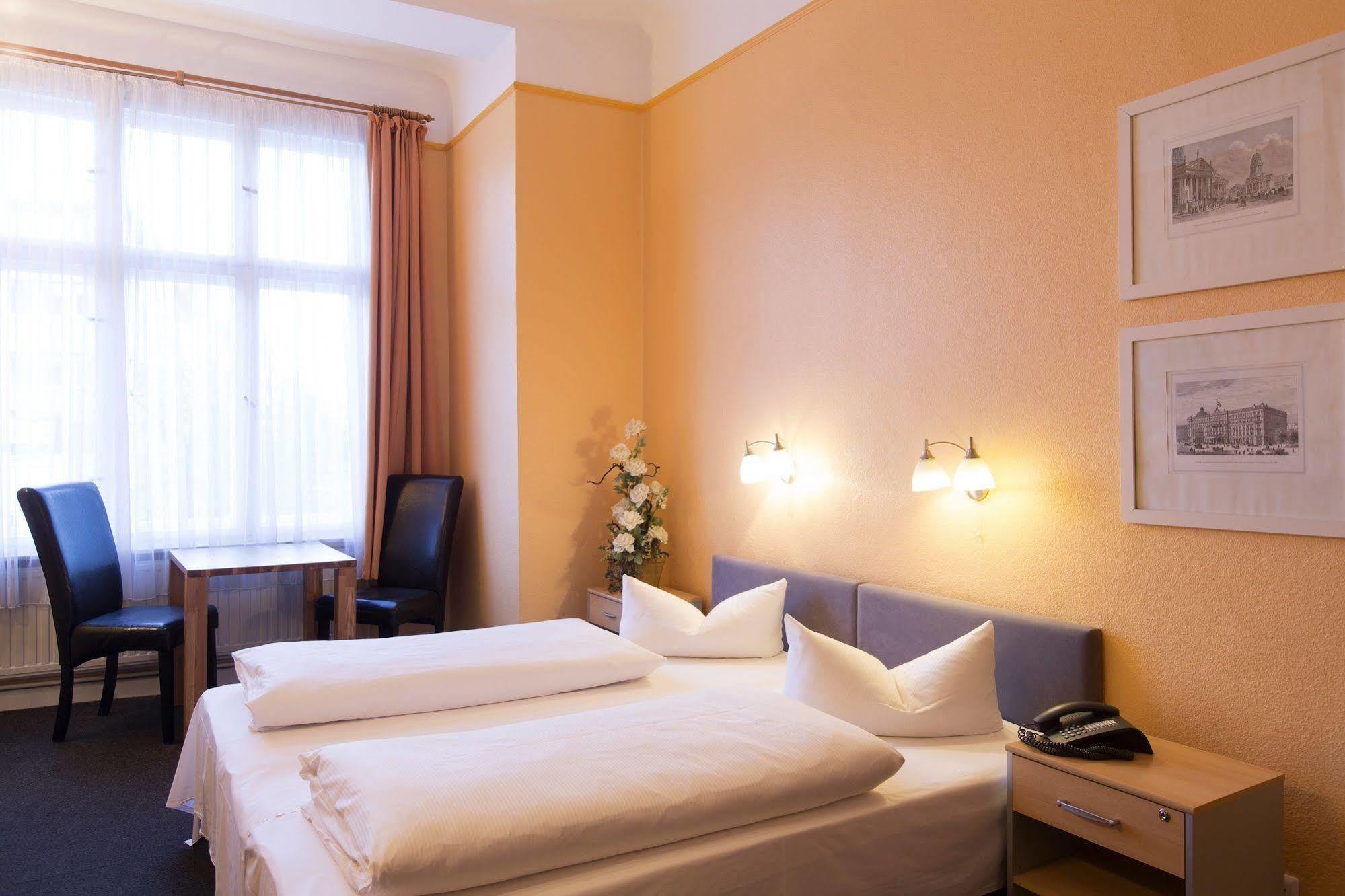 Hotel Am Hermannplatz Berlim Exterior foto